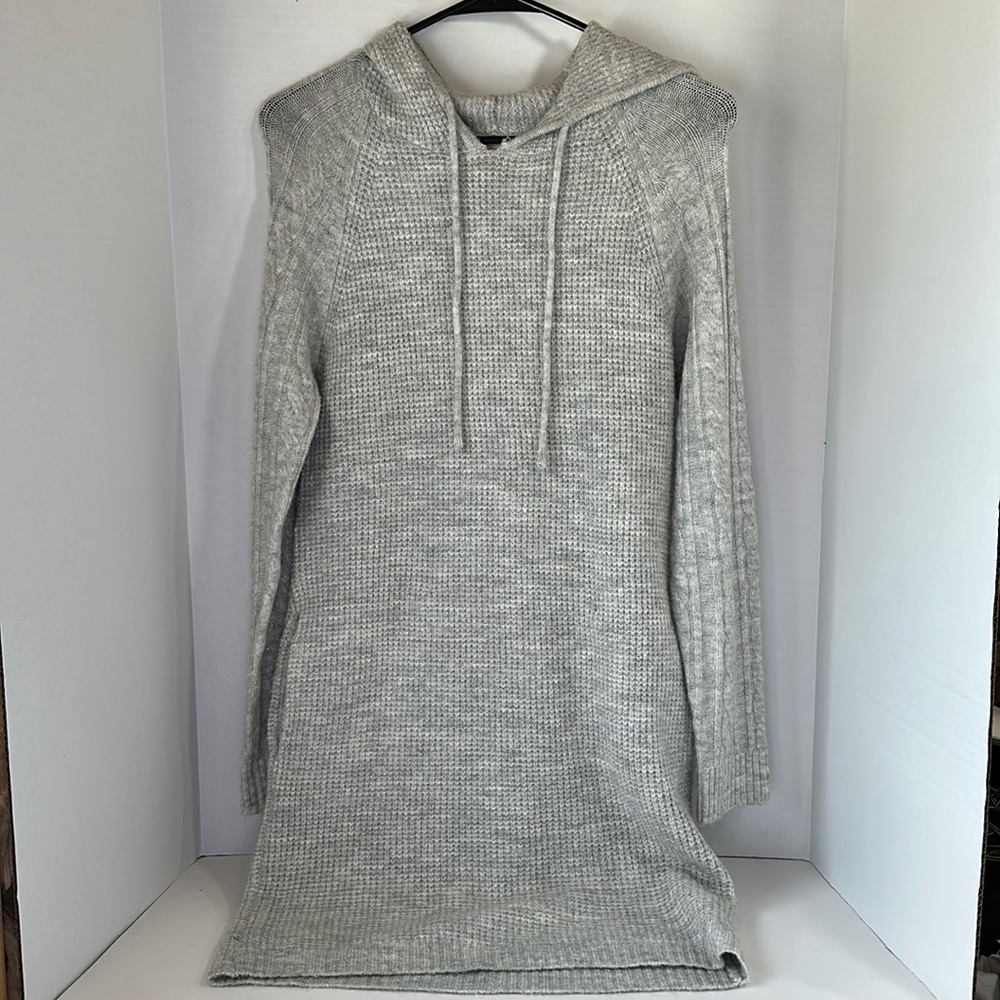Altar’d state gray glittery long sleeve hooded sweater tunic pockets size small